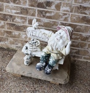 lot 467 image: Outdoor Welcome statue