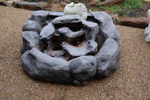 lot 470 image: Outdoor small fountain as shown