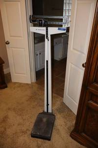 lot 456 image: Doctors office style standing scale by Health o meter PICKUP AT GRAND PRAIRIE LOCATION