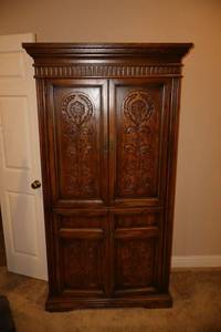 lot 455 image: Armoir cabinet (Matching bed and night stands also available in lots 457, and lot 458) PICKUP AT GRAND PRAIRIE LOCATION