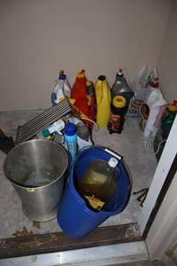 lot 465 image: Bug and weed killer sprays plus Misc. items