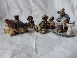 lot 17 image: Collection Of  Boyds Bears