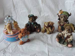 lot 18 image: Collectible Bears Including Boyds Bears & Boyds Bears &Friends Bearstone Collection