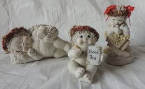 lot 20 image: Vintage Dreamsicle Figurines