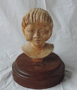 lot 4 image: American Art carved head