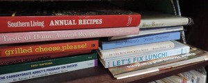 lot 115 image: lot of books whats on the 1 shelf