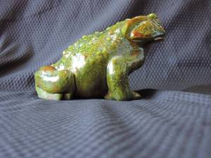 lot 131 image: Arnels Large Green Ceramic Frog 1970s about 8 Long Collectable Rare