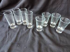 lot 141 image: lot of 8 Clear Shot Glasses