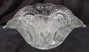 lot 147 image: Large Crystal Basket Shaped Candy bowl