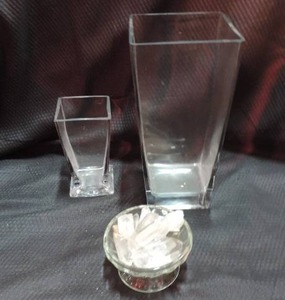 lot 205 image: mixed lot small square vase  large square vase  small bowl of crystals