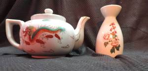 lot 210 image: Dragon porcelain teapot  Japanese Porcelain Sake Rice Wine Jug