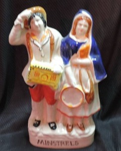 lot 213 image: ornamental porcelain decorative figurine
