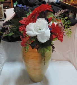 lot 220 image: large vase with artificial flowers