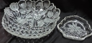 lot 247 image: Crystal basket bowls