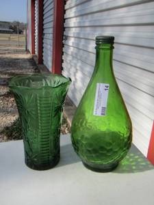lot 14 image: GREEN GLASS VASE, GRAPE DESIGN BOTTLE