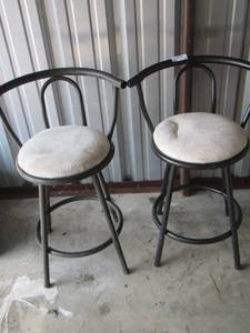 lot 30 image: 2 metal framed padded seat bar stools both match