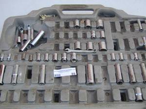 lot 89 image: sockets galore