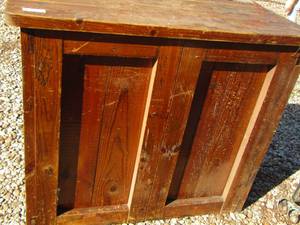 lot 1 image: WOODEN BAR  WITH 2 STOOLS  394620