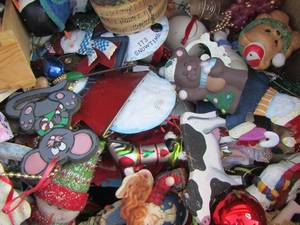 lot 113 image: large lot of Christmas dcor ornaments