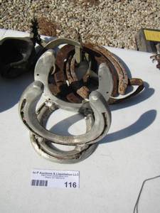 lot 116 image: lot of horse shoes