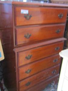 lot 138 image: 5 drawer chest good condition