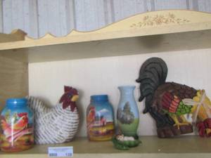 lot 139 image: rooster dcor- jars painted with roosters