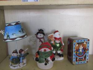 lot 140 image: Christmas dcor
