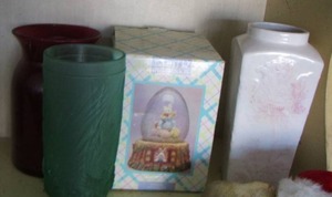 lot 141 image: vases and Easter egg