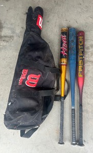 lot 148 image: 3 baseball bats (FASTPITCH,  HEAT & UNK)  AND A WILSON BAT BAG