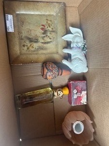 lot 124 image: RABBIT, TRAY, NAPKIN RINGS, CANDLEHOLDER, GOURD