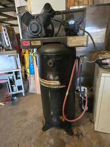 lot 24 image: Sanborn Heavy Duty 5HP Vertical Air Compressor