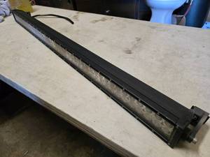 lot 79 image: High Output LED Truck 4x4 Light Bar