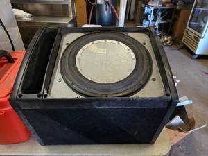 lot 86 image: Rockford Fosgate Punch P3 12 Sub w Enclosure