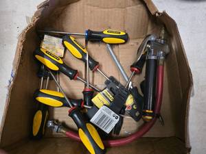 lot 89 image: Lot of Misc Screwdrivers & Pneumatic Attachment