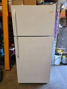 lot 108 image: NICE Frigidaire FFTR1715LWS 17Cu Ft Top Freezer Refrigerator
