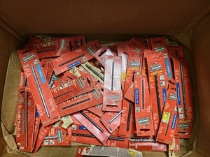 lot 140 image: NEW Box Full of Approx 90 Packs of Vermont American Drill Bits