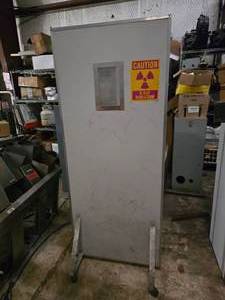 lot 214 image: Rolling Radiation Screen Panel w Window