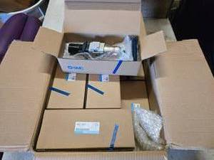 lot 169 image: Box of of 8 NEW SMC Filter Regulators w Gauge, Model AWG20-N01BG1-CZ