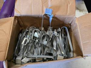 lot 170 image: Box of Approx 80 Shurlite 4501B 3 Flint Spark Lighters