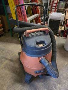 lot 173 image: Ridgid WD18510 16 Gallon WetDry 6.5 Peak HP Shop Vac
