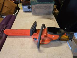 lot 174 image: Husqvarna 120i Electric Chainsaww 12 Bar.  No Battery.