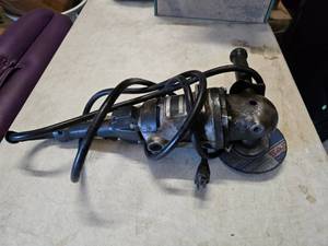lot 182 image: Black & Decker Professional 7 Heavy Duty Angle Grinder