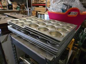 lot 223 image: Lot of Vintage Aluminum Muffin Trays.  4 Full Size & 6 Half.