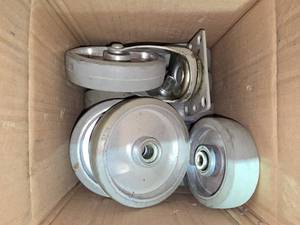 lot 234 image: Box of Heavy Duty 4 & 5 Casters