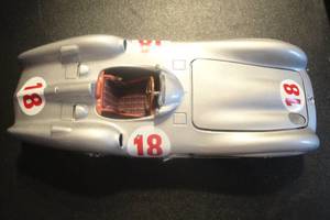 lot 10 image: 1992 Franklin Mint, 1954 Mercedes-Benz, W196R, Premium Edition Die Cast Metal Car