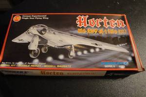 lot 46 image: 172 Scale, Horten HO.229.A.1 (HO.IX), German Experimental Single Seat Flying Wing, Plastic Model Plane Kit.