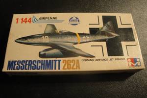 lot 56 image: 144 Scale Messerschmitt 262A German Air Force Jet Fighter Plastic Model Plane Kit.