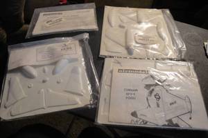 lot 132 image: 4-172 Scale, Plastic Plane Model Kits, 4 X Money