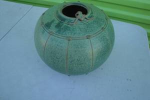 lot 60 image: V. Chin 96, Hand Signed Green Stoneware Vase With Frog Over Looking the Rim From Chin Ceramic Gallery.