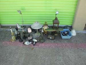 lot 209 image: Large Lot of Mixed Table Lamps and Lamp Parts